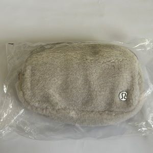 Lulu Lemon Everything Belt Bag Fleece- Brand New Never Been Opened